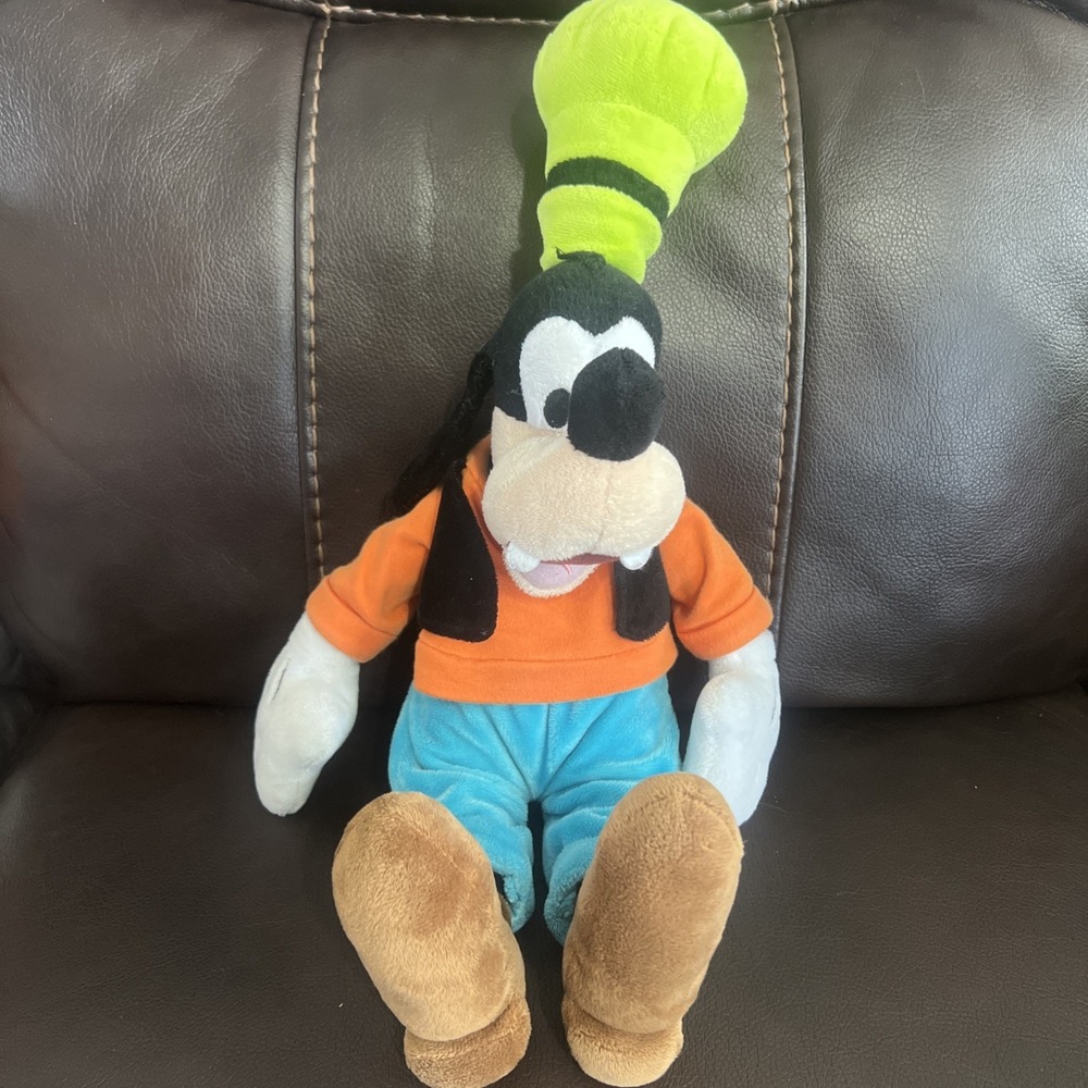 Goofy Disney Plush EUC 18"